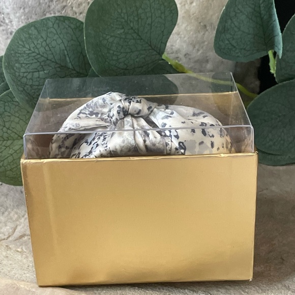 Snakeskin print bangle - Picture 3 of 4